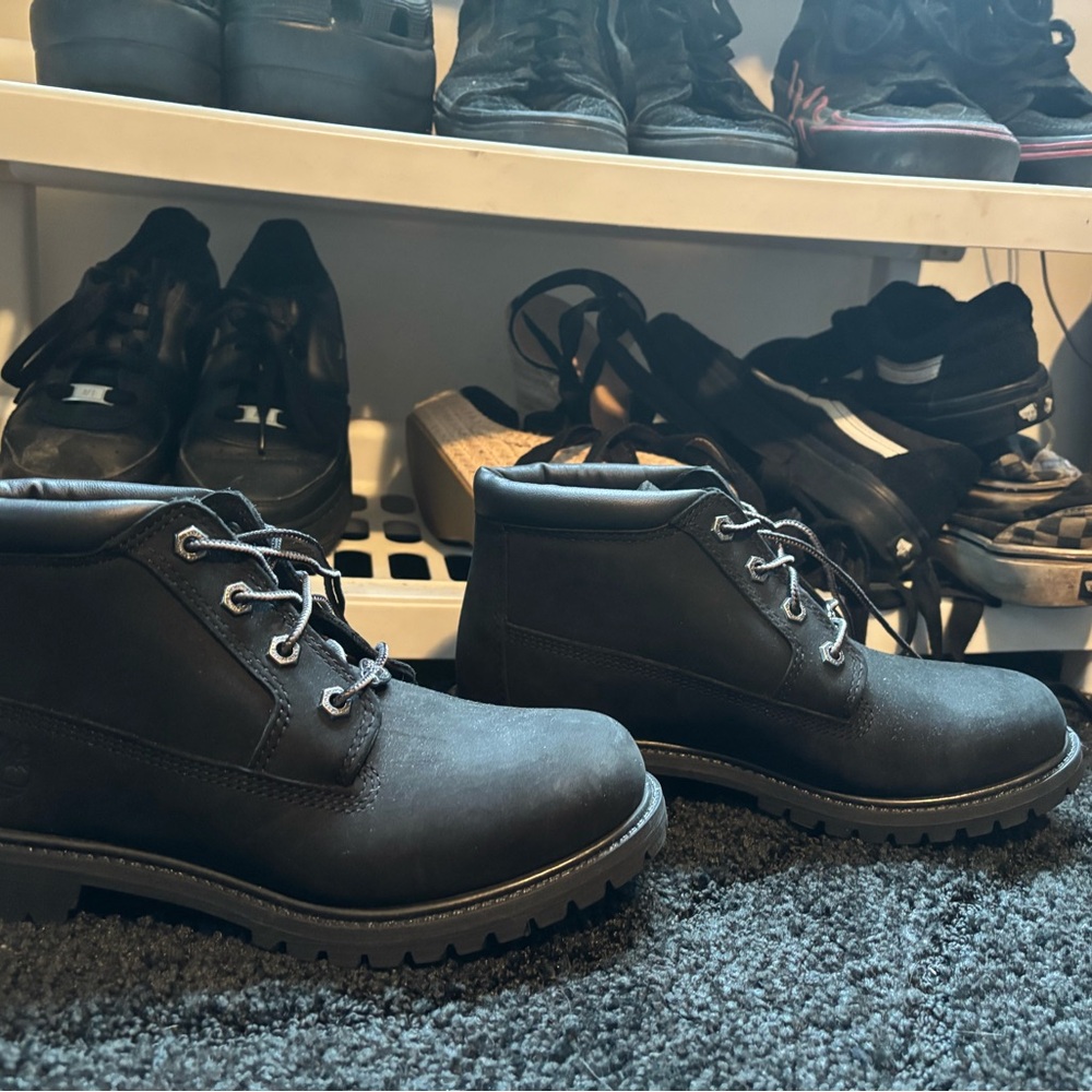 Woman’s Timberland Black suede boots